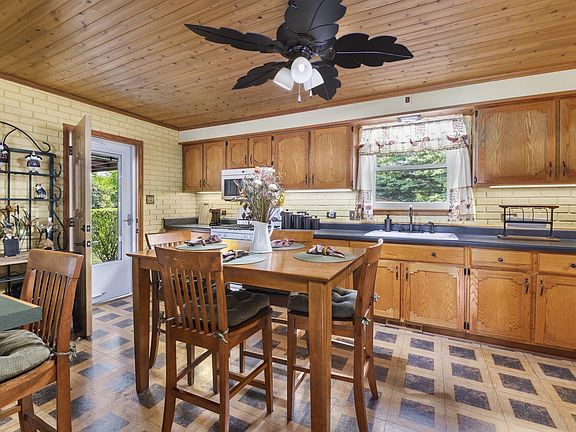2nd image of 2131 Elmwood Ln