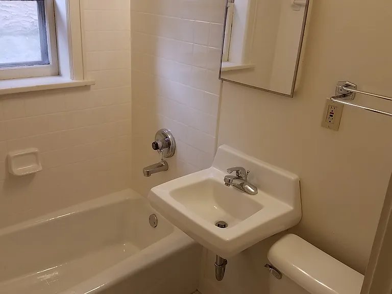 908 Grand Ave — Photo 32