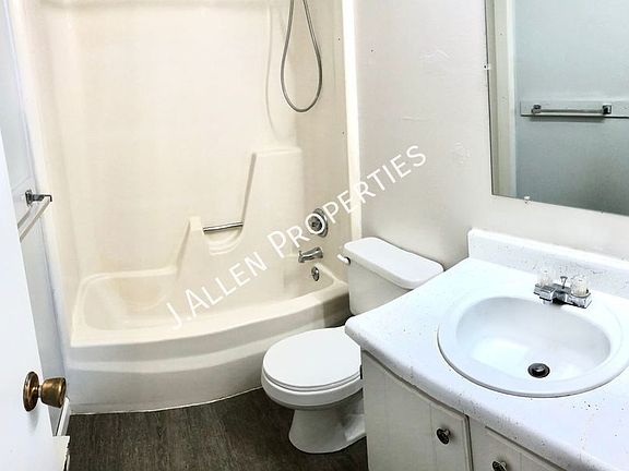 5th image of 113 Gold Strike Dr APT 1