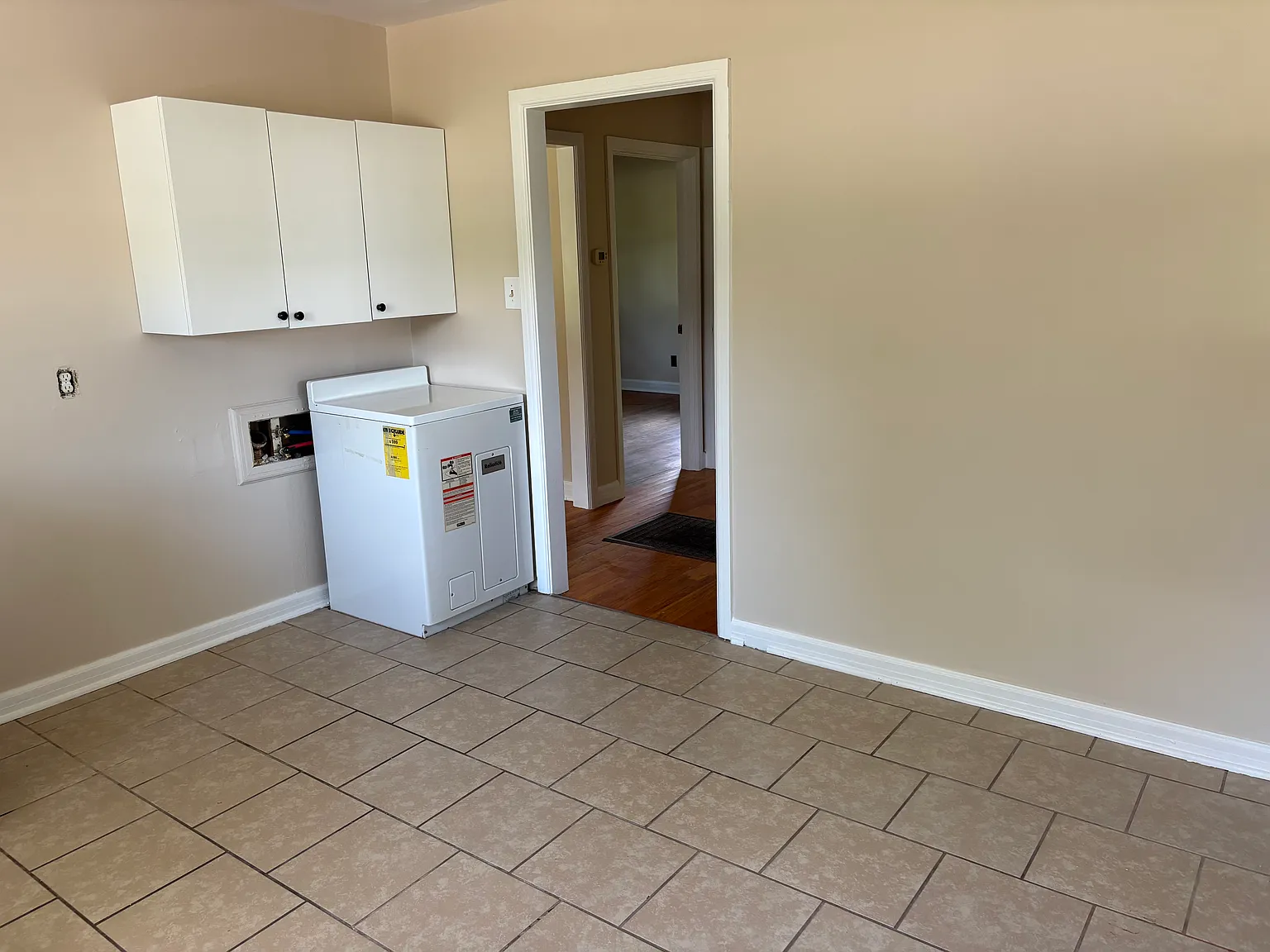 2 bed, 750 sqft, $995 — Photo 4