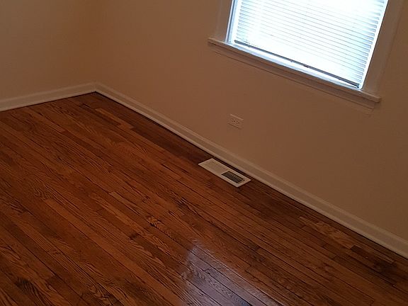 3rd image of 1007 N Rockwell St #2S