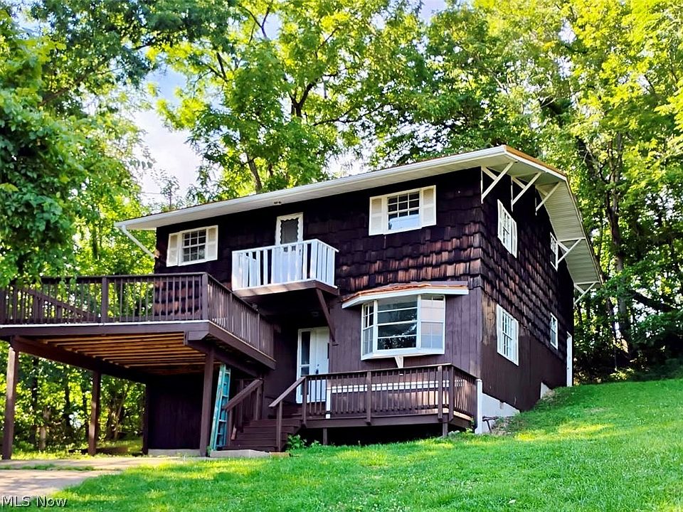 1st image of 2526 Valley View Dr