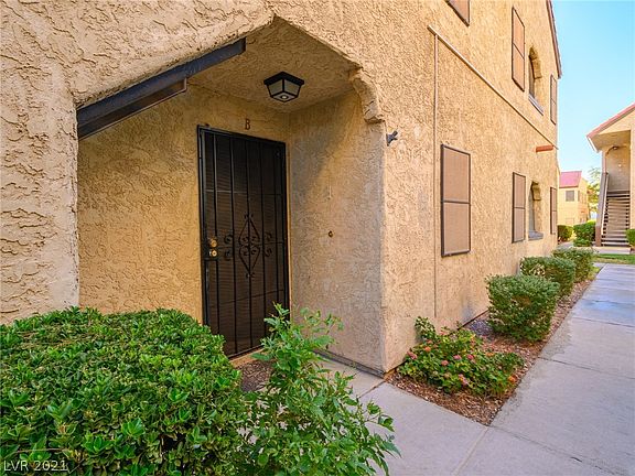 3rd image of 4720 Obannon Dr APT B