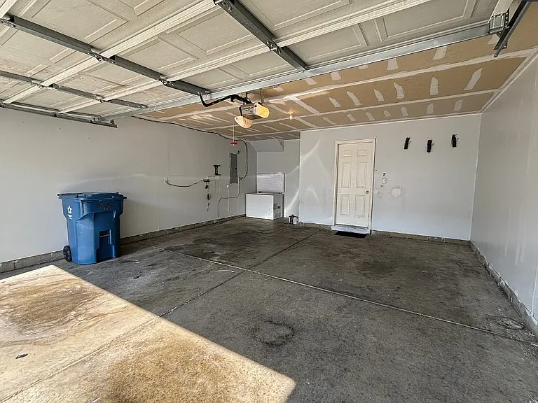 Potomac Square Pl — Photo 12