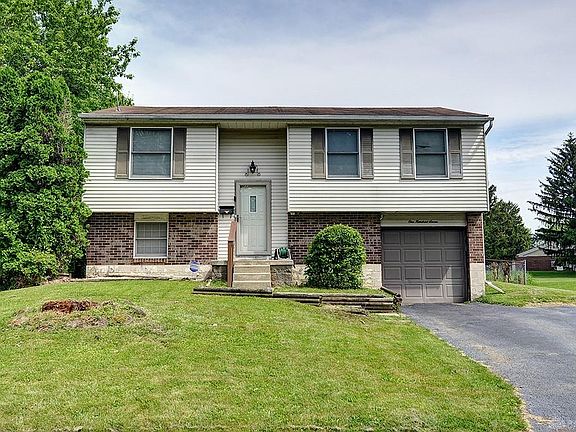 2nd image of 107 Aleshire Farm Cir