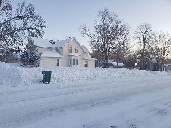 2nd image of 413 Lake St