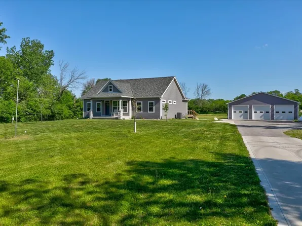 1445 325th St, Woodward, IA 50276