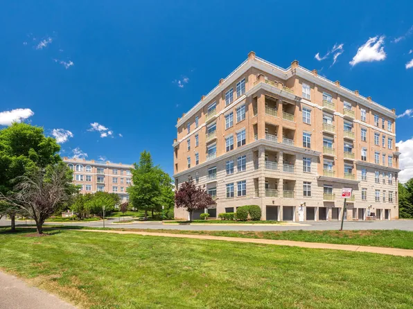 810 Belmont Bay Dr APT 201, Woodbridge, VA 22191