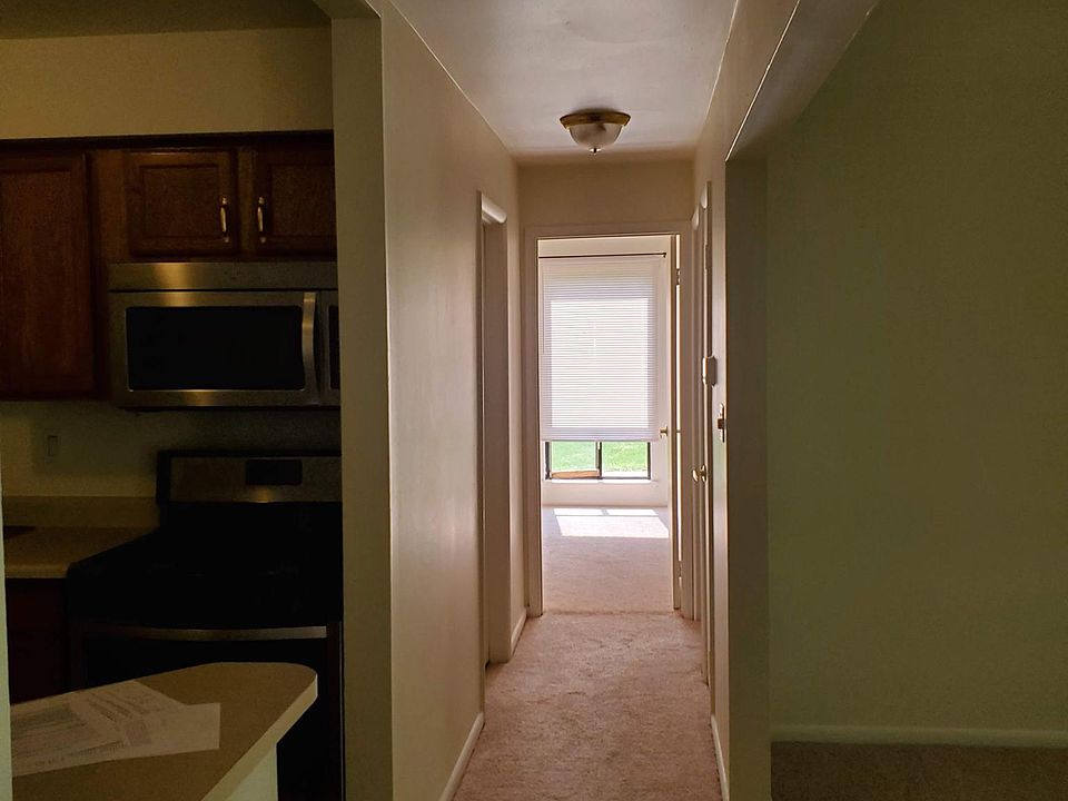 1st image of 900 College Park Dr APT 3