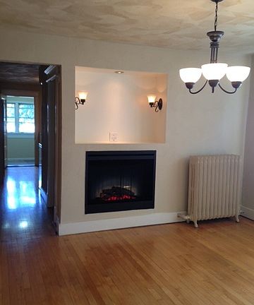 2nd image of 216 Lathrop Ave APT 2