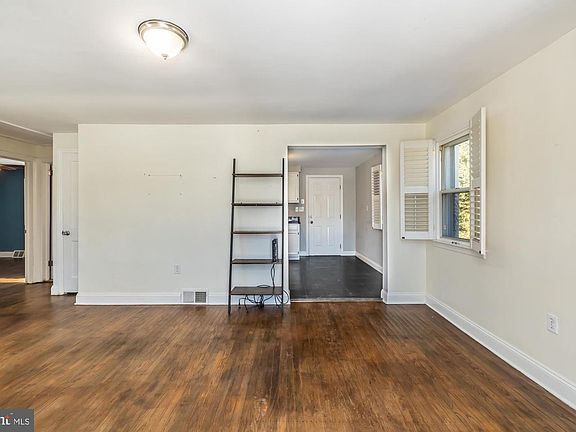 4th image of 36 Fairview Rd