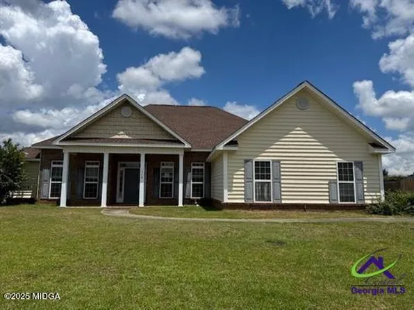 318 Lovorn Cir, Warner Robins, GA 31088