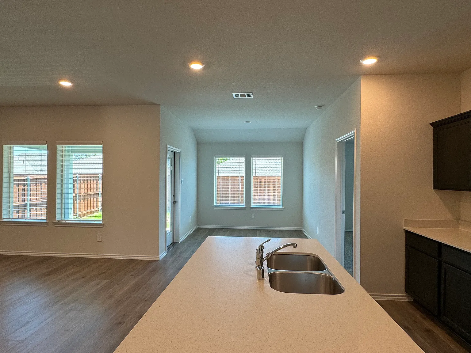 4 bed, 1790 sqft, $2,600 — Photo 4
