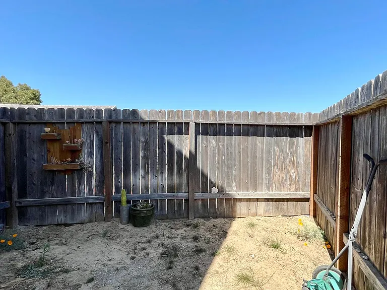 185 Brisco Rd #F — Photo 6