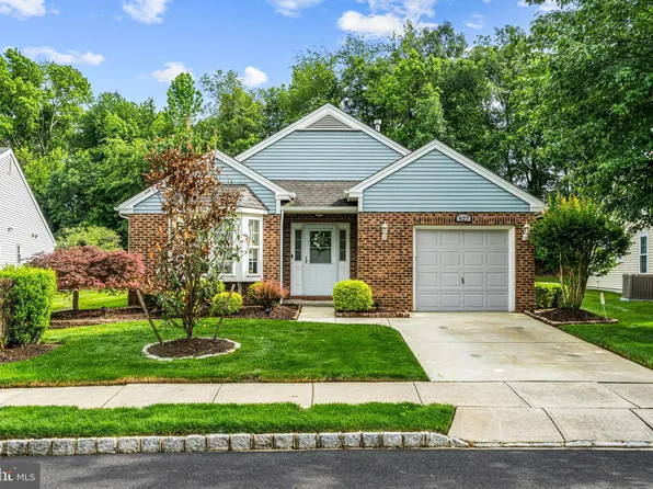 927 Larkspur Pl S, Mount Laurel, NJ 08054