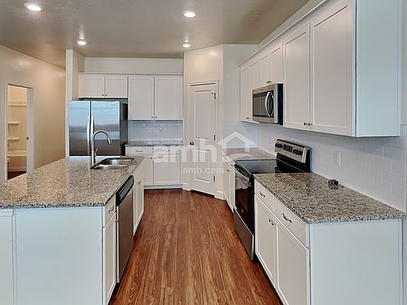 3rd image of 1139 N Wagon Way
