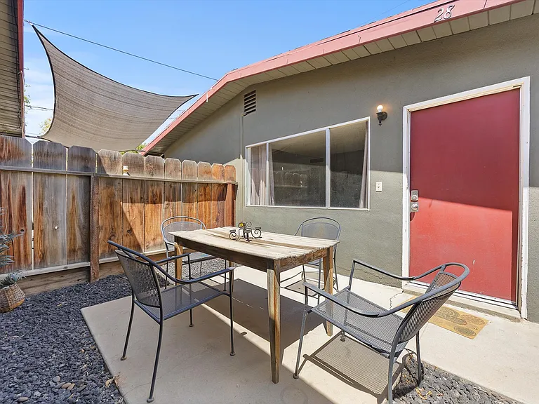 1928 Dracena St — Photo 12