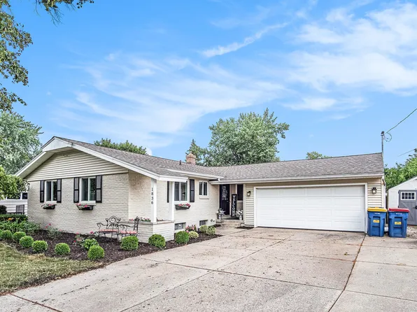 1836 Ridgewood Ave SE, Grand Rapids, MI 49506