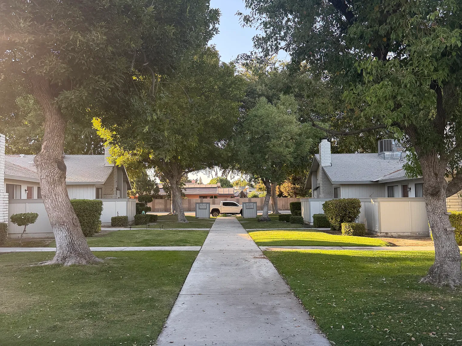 2 bed, 900 sqft, $1,700 — Photo 2