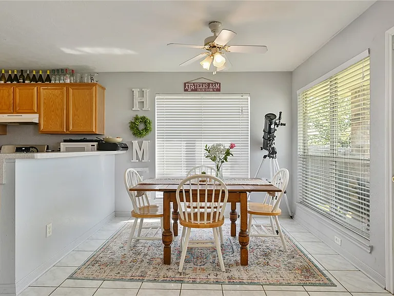 2406 Antelope Ln — Photo 4
