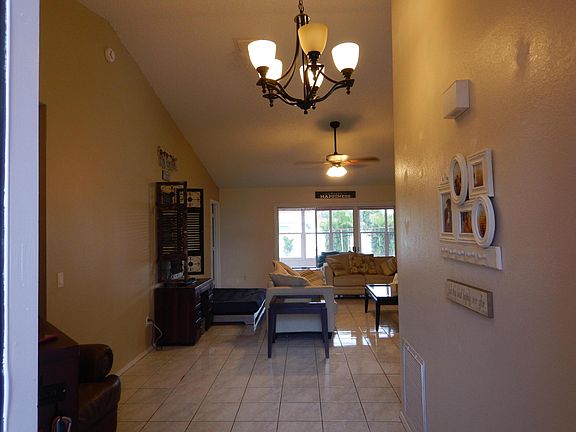 3rd image of 3214 SE Quay Street