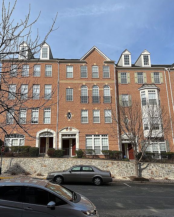 1st image of 15204 Lancashire Dr