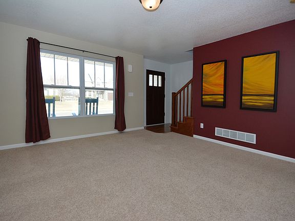 2nd image of 1142 Linden St
