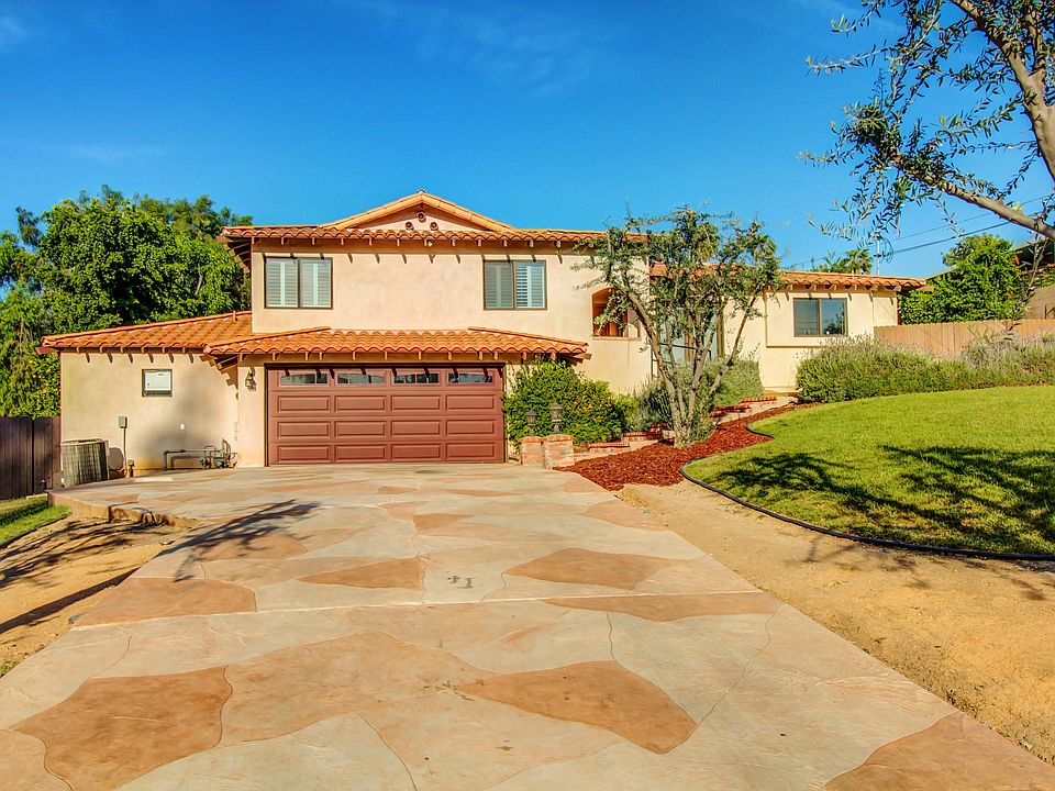 1st image of 12404 Ocaso Ave