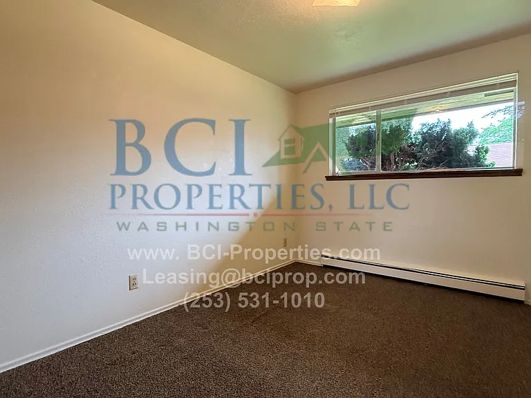 10817 Kendrick St SW — Photo 4