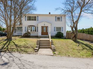 231 Hyde St FLOOR 2, Cranston, RI 02920