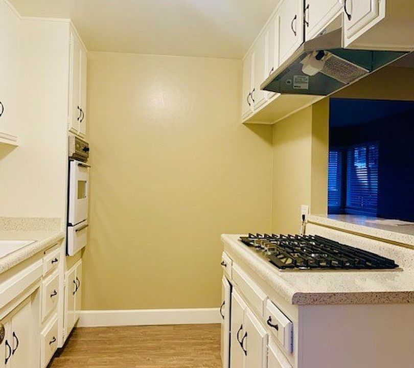 1st image of 394 Ogle St APT B