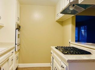 394 Ogle St APT B, Costa Mesa, CA 92627
