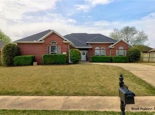 645 Buckhead Ave, Springdale, AR 72764