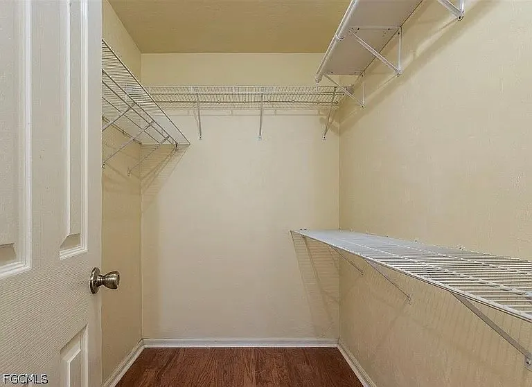 10505 SW 55th Pl — Photo 5