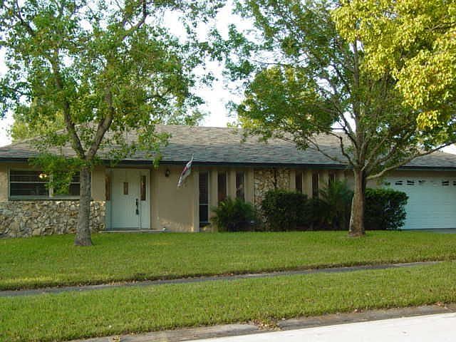 LANDSCAPED YARD
