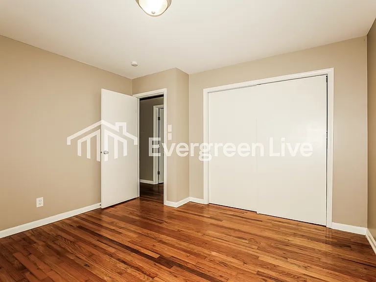 4375 Windsor Rd — Photo 10