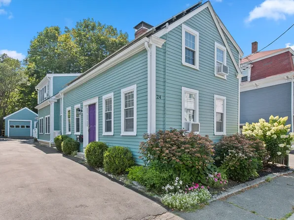 24 School St, Rockport, MA 01966