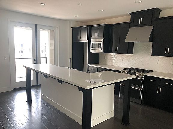 3rd image of 1010 Mint Chip Ln