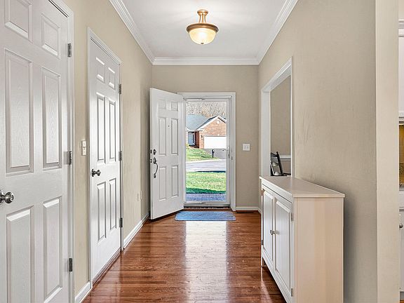 5th image of 1609 Cascades Ct