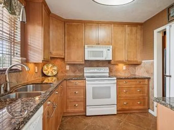 2141 NE 68 #106, Fort Lauderdale, FL 33308