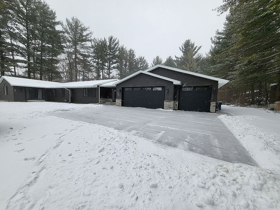 2nd image of 858 E Chippewa River Rd