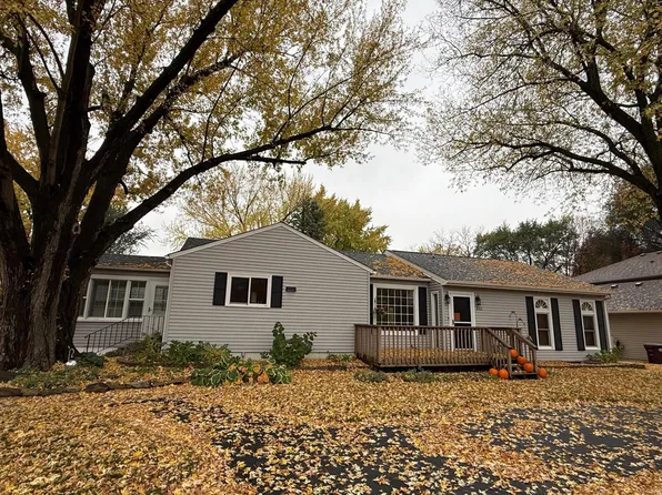 832 Wagon Wheel Trl, Mendota Heights, MN 55120