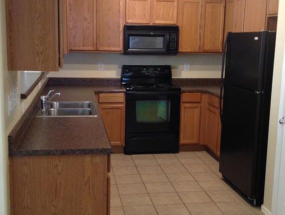 5th image of 3850 E Yeager Dr
