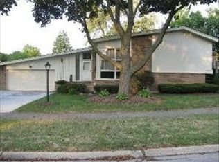 191 S Elm Tree Ln, Elmhurst, IL 60126