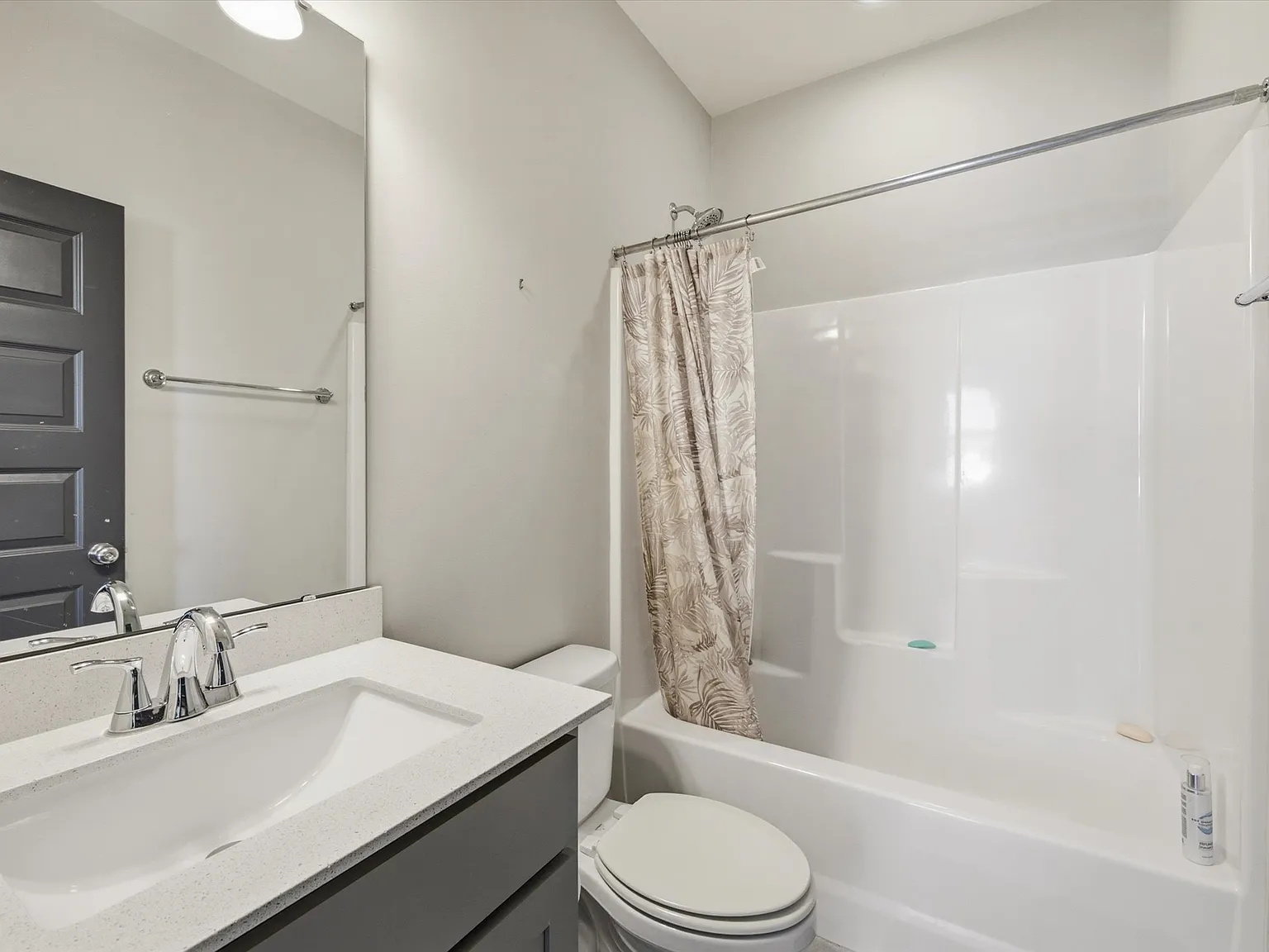 4 bed, 2531 sqft, $3,550 — Photo 4