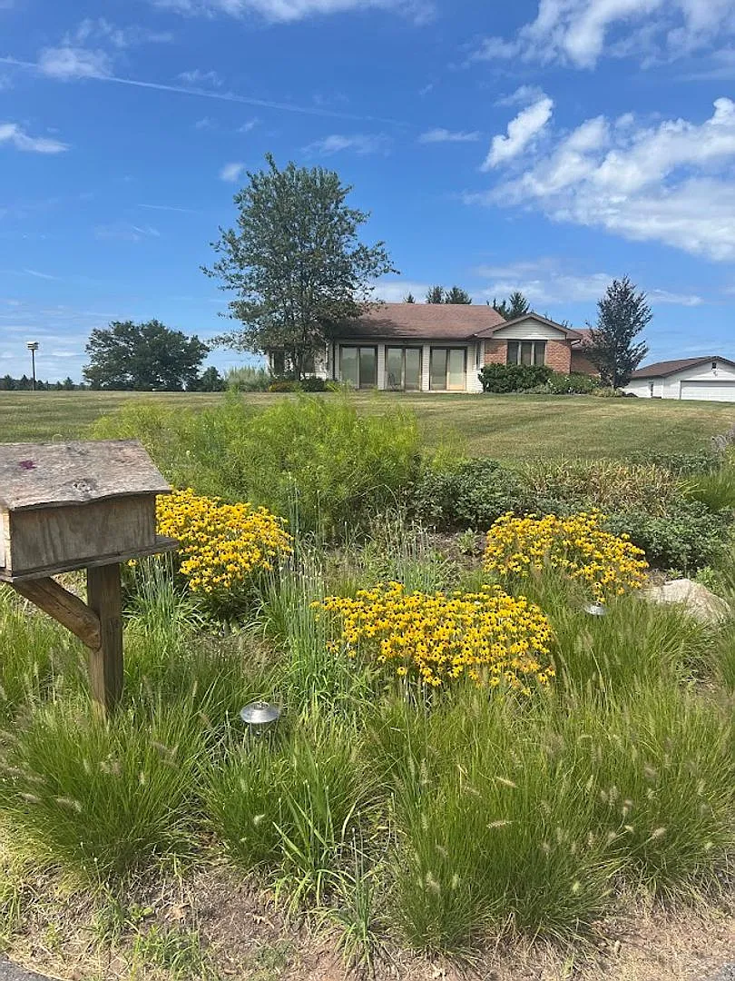 3 Bedroom Home on 3 Acres — Photo 1