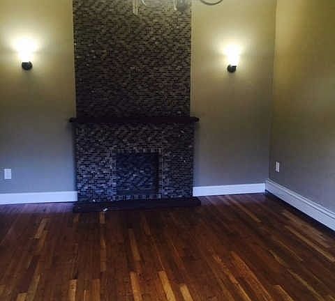 3rd image of 1589 N Gardiner Dr