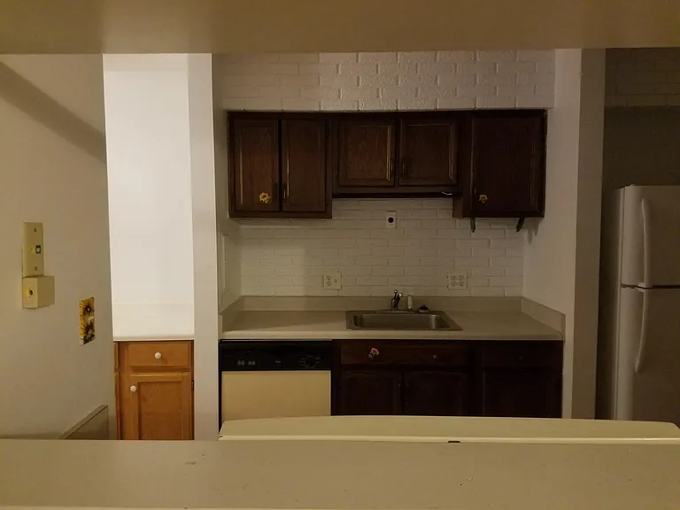 1312 S Glen Cir #B — Photo 2