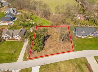 10512 Oak Forest Dr, South Lyon, MI 48178