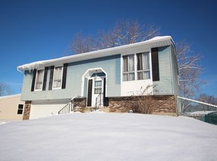 1122 Highbury Dr, Elgin, IL 60120